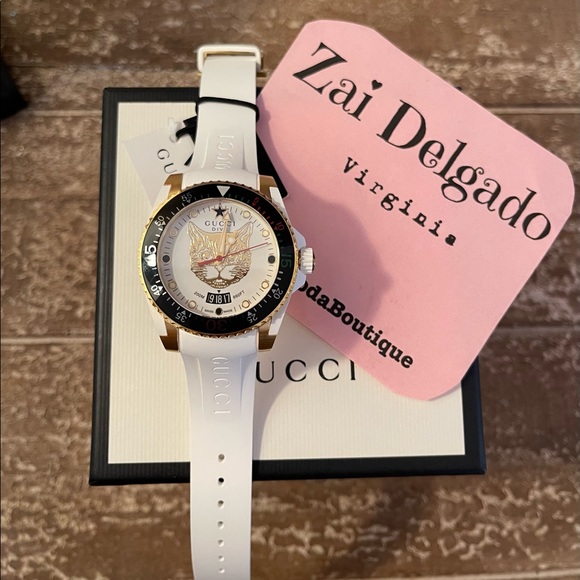 Gucci Dive Watch - Picture 8 of 11